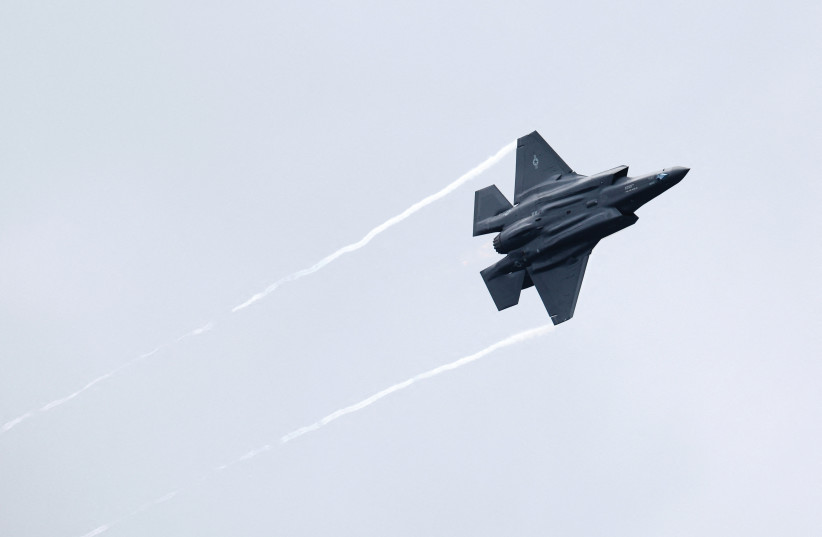  A LOCKHEED MARTIN F-35 stealth jet performs a flying display at the 54th International Paris Airshow at Le Bourget Airport this week. (photo credit: BENOIT TESSIER/REUTERS)