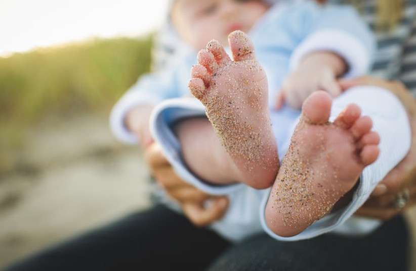  Dirty feet of a baby (illustrative). (photo credit: PIXABAY)