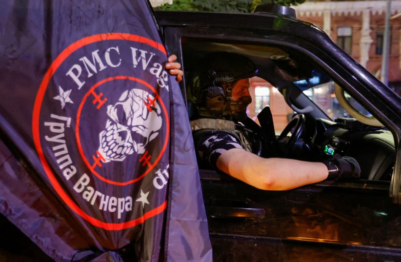 Fighters of Wagner private mercenary group pull out of the headquarters of the Southern Military District to return to base, in the city of Rostov-on-Don, Russia, June 24, 2023 (photo credit: REUTERS/ALEXANDER ERMOCHENKO)