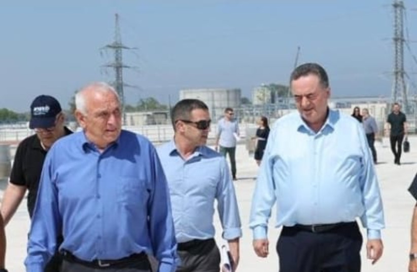  R to L: Energy and Infrastructure Minister Israel Katz, Mekorot CEO Amit Lang,  and Yitzchak Aharonovich upcoming Chairman of Mekorot (photo credit: Topline)