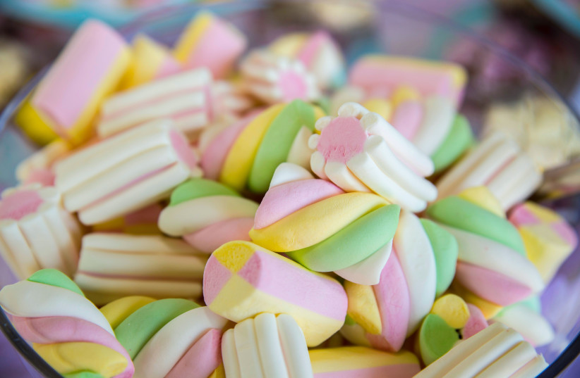  Why are marshmallows dangerous for children? (photo credit: PEXELS)