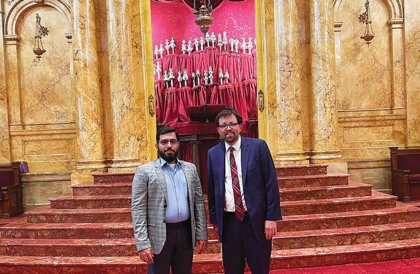  ZAHAK TANVIR (left) visits The Spanish and Portuguese Synagogue with the writer.  (photo credit: Rabbi Elchanan Poupko)