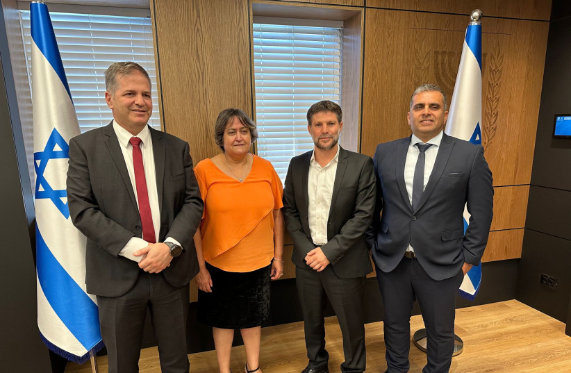  From left: Education Minister Yoav Kisch, Teachers' Union head Yaffa Ben-David, Finance Minister Bezalel Smotrich, Aliyah and Integration Minister Ofir Sofer. (photo credit: ALIYAH AND INTEGRATION MINISTRY)