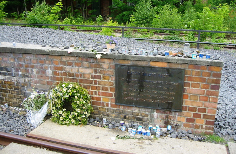  The memorial plaque on the Platform 17 memorial site at the Berlin-Grunewald train station in Germany (photo credit: VIA WIKIMEDIA COMMONS)