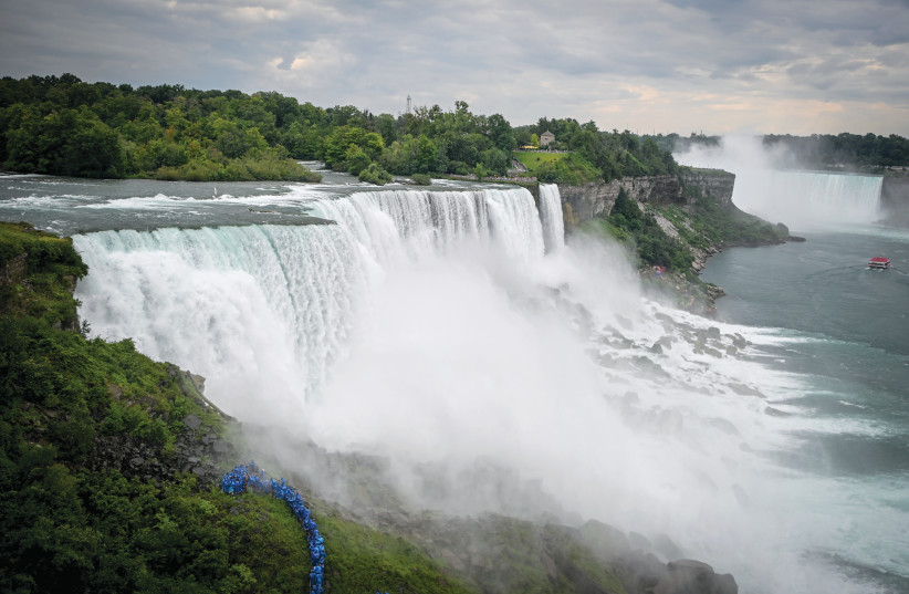  NIAGARA FALLS: Nature in all its powerful glory.  (photo credit: Arie Leib Abrams/Flash90)
