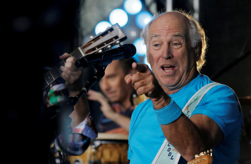  Singer Jimmy Buffett performs during NBC's 'Today' show Summer Concert Series in New York City, U.S., July 29, 2016. (photo credit: BRENDAN MCDERMID/REUTERS)