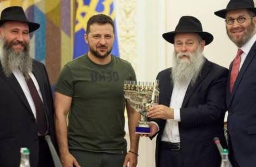  Zelensky posing with Ukrainian Jewish leaders (photo credit: OFFICE OF UKRAINE PRESIDENT)