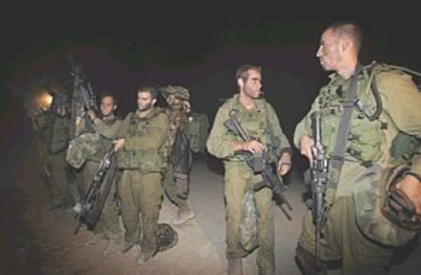 IDF leaves lebanon 298.8 (photo credit: AP [file])