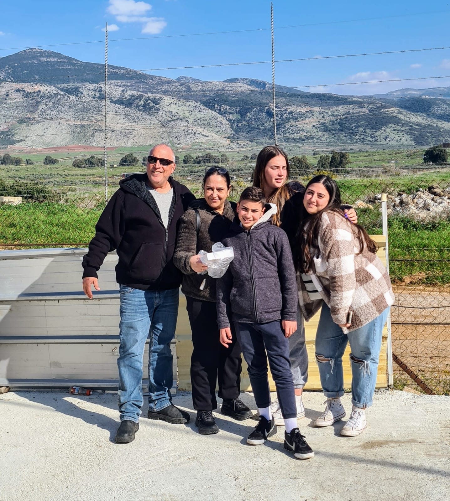  Roni with her parents Sharon and Eyal, her sister Yael and brother Alon (credit: COURTESY OF THE FAMILY)
