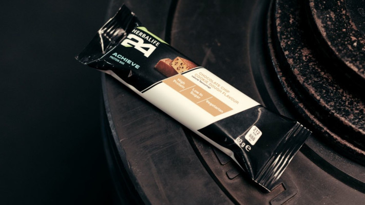 Herbalife launches a new flavor for its H24 ACHIEVE sports protein bar series.