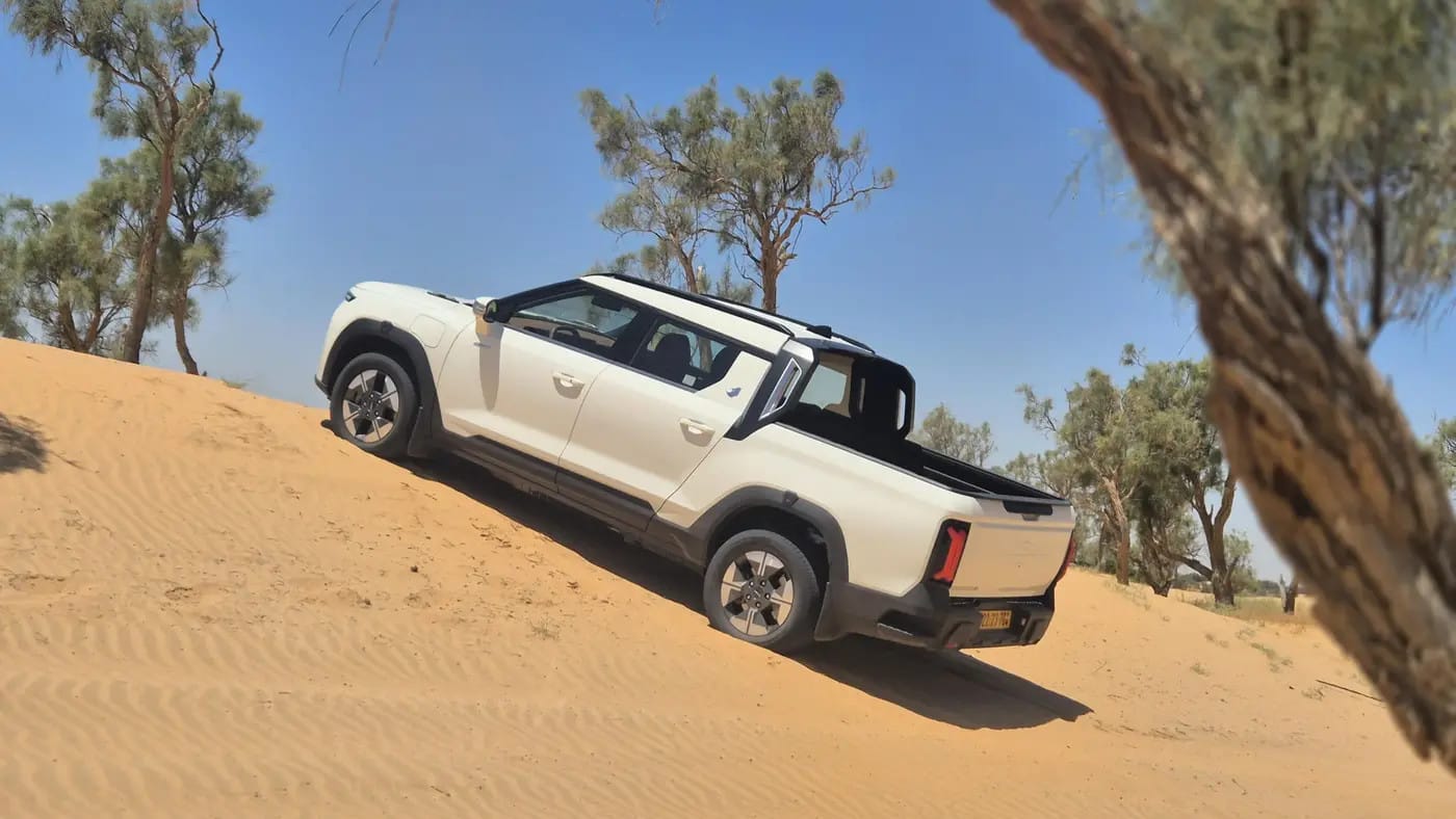 The Musso surprised me with excellent dune capability, but the risk of getting stuck was too high.