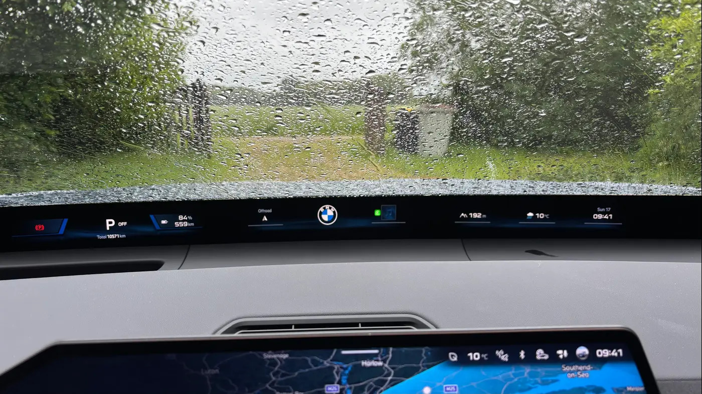 Driving in rain and cold increased electricity consumption by 20% and reduced the range accordingly. Electric cars don’t like winter.