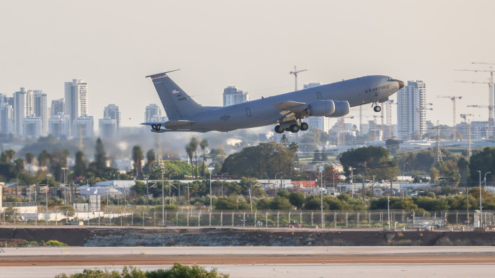 A US refueling aircraft at Ben Gurion Airport.