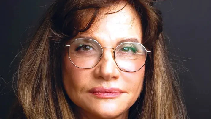 Dr. Ruth Bar.