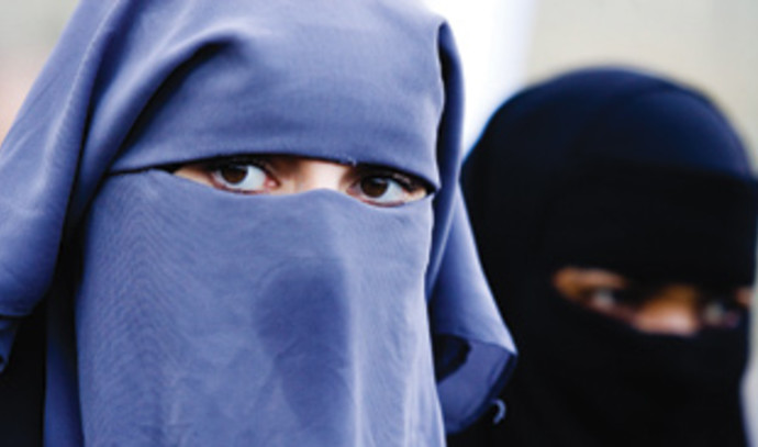 Who is Samr Abu Zamer, widow of Yahya Sinwar?