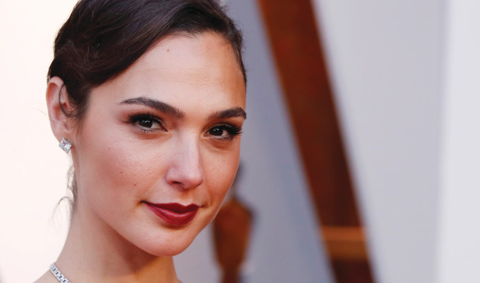 Gal Gadot Visits Residents Of Southern Israel After Gaza Missile Strikes Israel Culture The