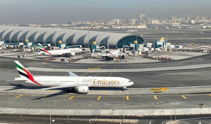 Kuwaiti man screams 'Free Palestine' at kids in Dubai airport - Vimarsana News