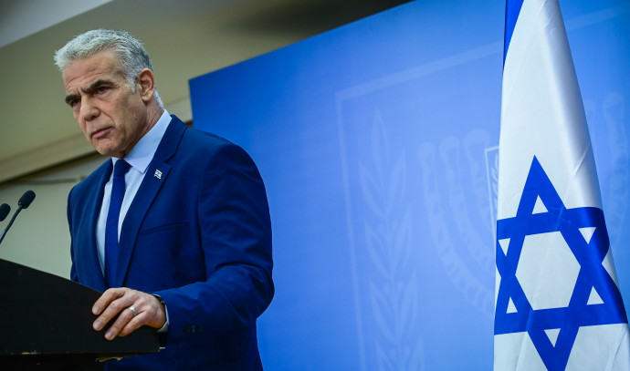 Lapid slams incoming 'government of madness,' warns of 'looting of