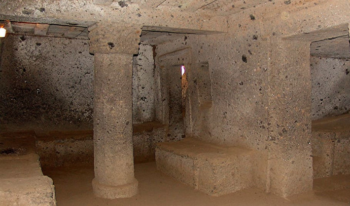 Kozmik ışınlar kullanılarak İtalya’da bir yeraltı Yunan mezarının keşfi – bir çalışma