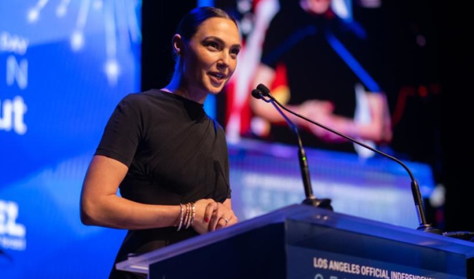 Gal Gadot wants to work with Argentine-Jewish director Damian Szifron - Vimarsana News