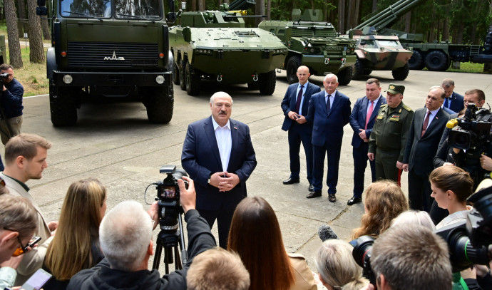 Líder bielorruso dice que no se usarán armas nucleares