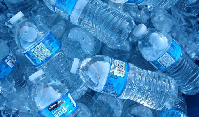 Bottled water contains hundreds of thousands of tiny plastic bits - Vimarsana News