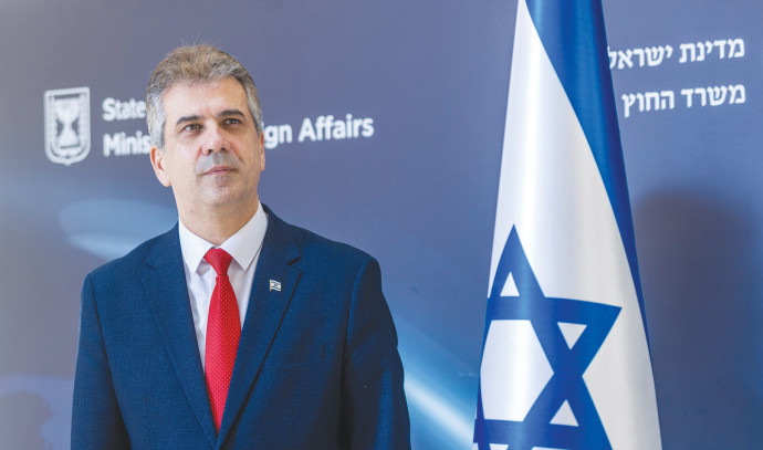 وزير الخارجية الإسرائيلي يحاول تحريم المواطنين العرب