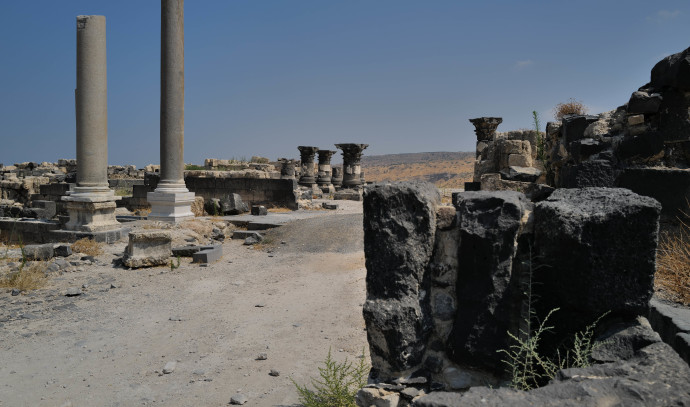 Israeli teen finds 1,700-year-old bronze ring in ruins of Greek city - Vimarsana News