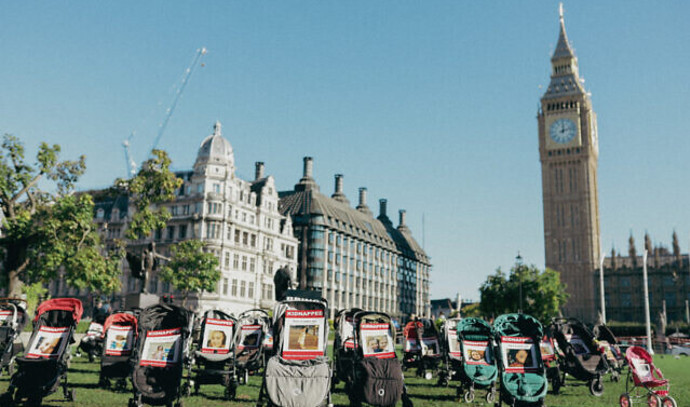 London moms use strollers to highlight Hamas's child kidnapping - Vimarsana News