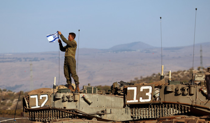 이스라엘군 병사들이 가자지구 북부에서 이스라엘 국기를 게양하고 있다 – 이스라엘 뉴스