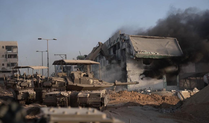 WATCH: IDF’s 401st brigade dismantle the ‘Badr’ outpost of Hamas’s Shati