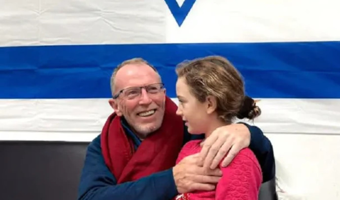 Families of released hostages call for fight for hostage release - Vimarsana News