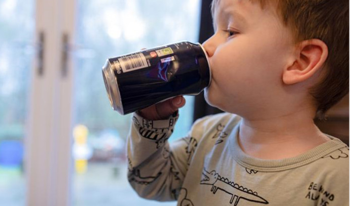 Zuckerhaltige Getränke bei Kleinkindern erhöhen das Risiko für Fettleibigkeit bei Erwachsenen