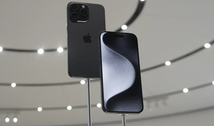 Apple contemplating launch of “iPhone Slim” in 2025
