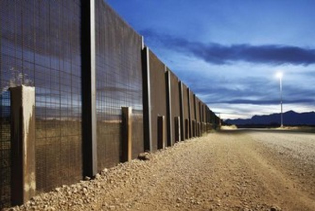 The Arizona-Mexico border fence near Naco, Arizona. (credit: REUTERS)