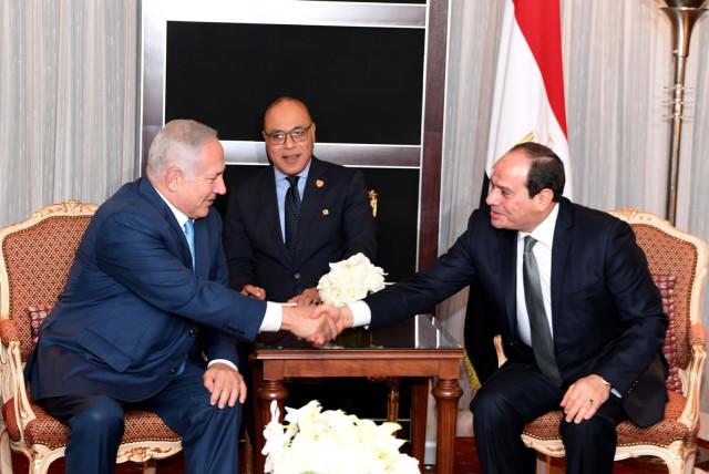 Prime Minister Benjamin Netanyahu met with the Egyptian President Abdel Fattah al-Sisi in New York  (credit: AVI OHAYON - GPO)