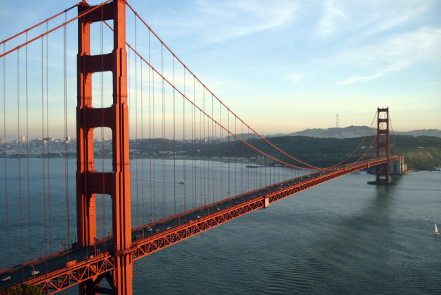 California's Golden Gate Bridge, near San Francisco (credit: RICH NIEWIROSKI JR./WIKIMEDIA COMMONS)