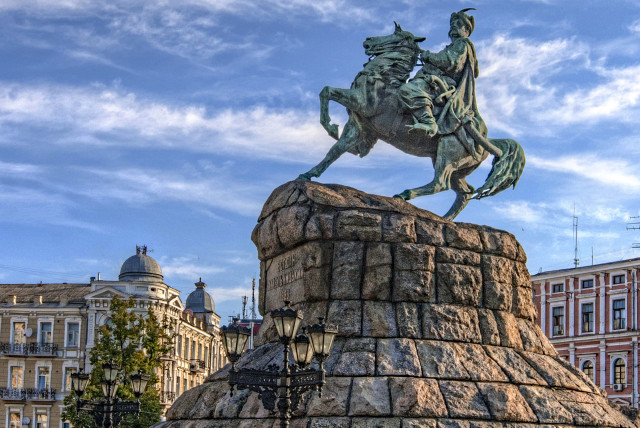  Bogdan Khmelnytsky Statue in Ukraine (credit: FLICKR)