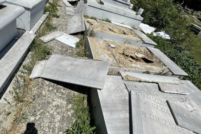   36 graves in the Jewish Hasköy Cemetery in Istanbul Turkey were vandalized and destroyed Thursday night, July 14, 2022  (credit: @tyahuditoplumu VIA TWITTER)