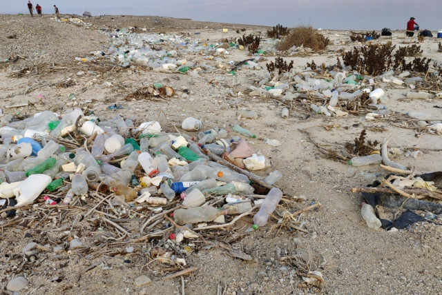  Plastic garbage is seen cluttering the shores of Israel's Dead Sea. (credit: Dr. Gur Mizrahi)