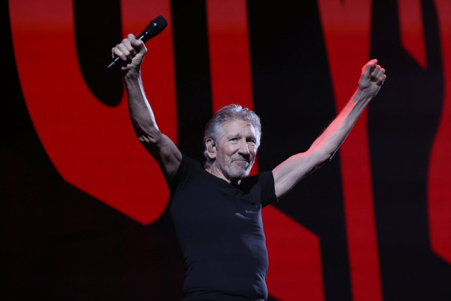  Pink Floyd co-founder Roger Waters performs during his This Is Not a Drill tour at Crypto.com Arena in Los Angeles, California, U.S., September 27, 2022 (photo credit: REUTERS/MARIO ANZUONI)