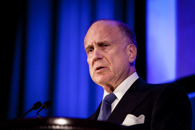  World Jewish Congress chairman Ronald S. Lauder speaks at the Congress honoring Former Secretary of State George P. Shultz with the Theodor Herzl Award at a gala dinner at New York’s Waldorf Astoria on November 9, 2015.  (credit: FLASH90)