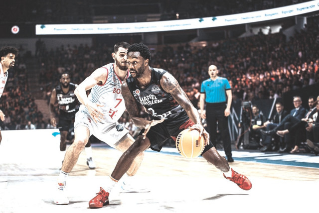  LEVI RANDOLPH scored a team-high 27 points in the Basketball Champions League final, but it wasn’t enough to keep Hapoel Jerusalem from losing 77-70 to Bonn.  (credit: BCL/Courtesy)