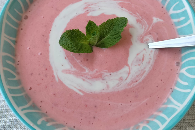  Strawberry cream soup. (credit: HENNY SHOR)