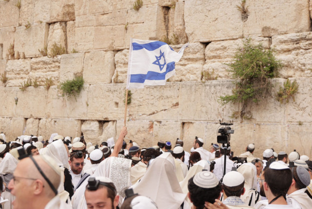 Thousands gather at Western Wall for festive Jerusalem Day prayers. May 19, 2023 (credit: WESTERN WALL HERITAGE FOUNDATION)