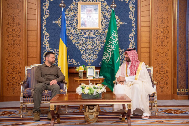 Saudi Arabia's Crown Prince Mohammed bin Salman meets with Ukrainian President Volodymyr Zelenskiy during the Arab League summit, in Jeddah, Saudi Arabia, May 19, 2023.  (credit: Ukrainian Presidential Press Service/Handout via REUTERS)