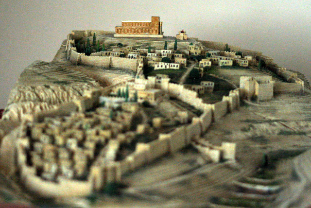 Modern-day reconstruction of Jerusalem during the 10th century BCE. Model from the City of David, part of the Jerusalem Walls National Park. (photo credit: Wikimedia Commons)