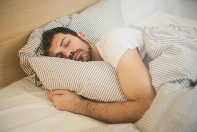  What's the best method you can use to get a good night of sleep? (illustrative) (credit: PEXELS)
