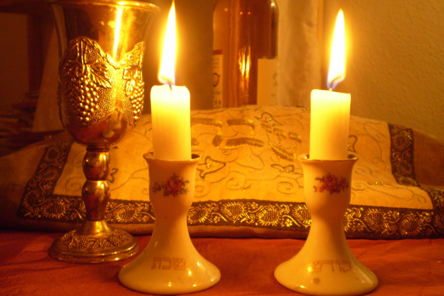  Shabbat Candles (photo credit: Wikimedia Commons)