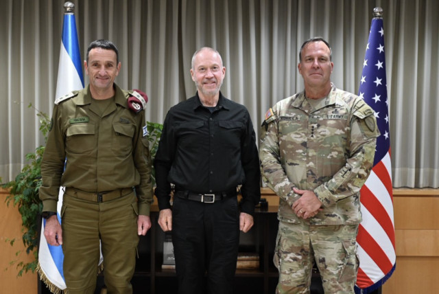  Defense Minister Yoav Gallant held a meeting with CENTCOM Commander, General Michael ''Erik'' Kurilla (credit: NICOLE LASKVI/DEFENSE MINISTRY)